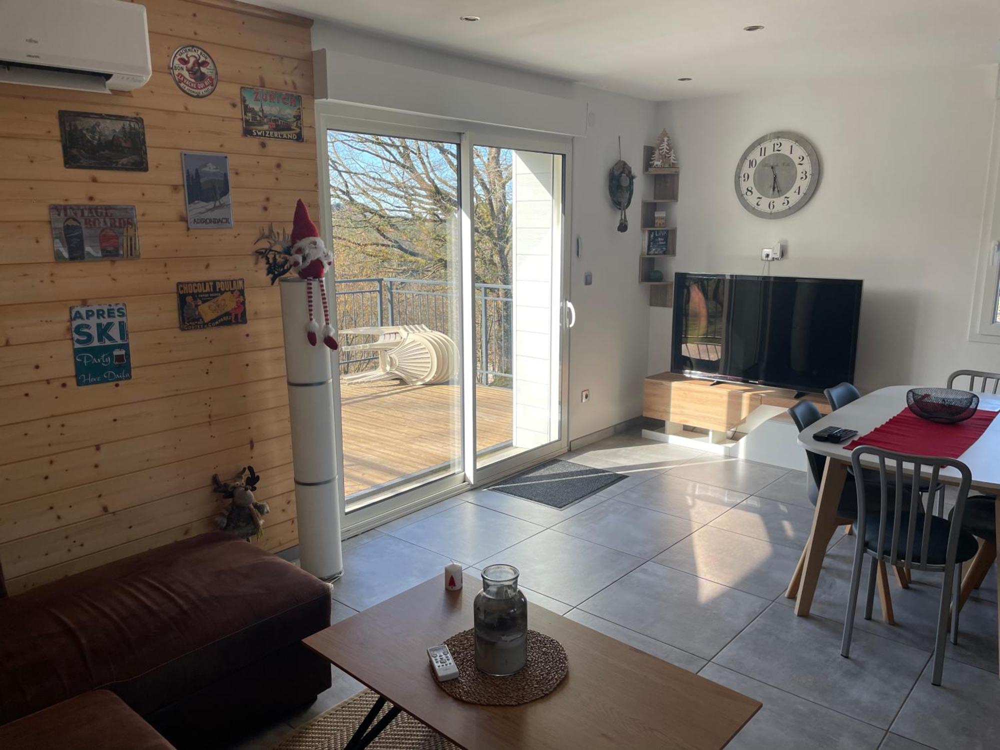 Gite Des Brimbelles La Neuveville-Devant-Lepanges Esterno foto